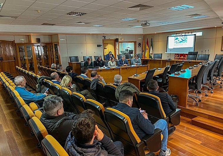 Benalmádena holds meeting with residents and traders about future of